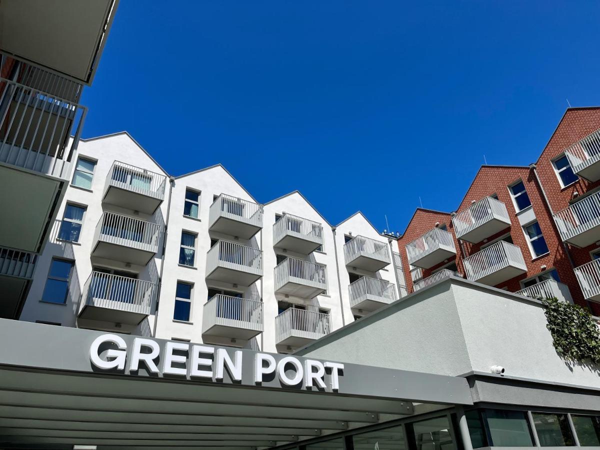 Green Port Spa Kolobrzeg Stylowy Loft- W Cenie Klimatyzacja, Baseny, 2 Jacuzzi, Sauna, Szlafroki, Bawialnia 外观 照片