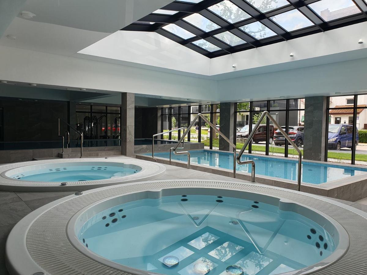 Green Port Spa Kolobrzeg Stylowy Loft- W Cenie Klimatyzacja, Baseny, 2 Jacuzzi, Sauna, Szlafroki, Bawialnia 外观 照片